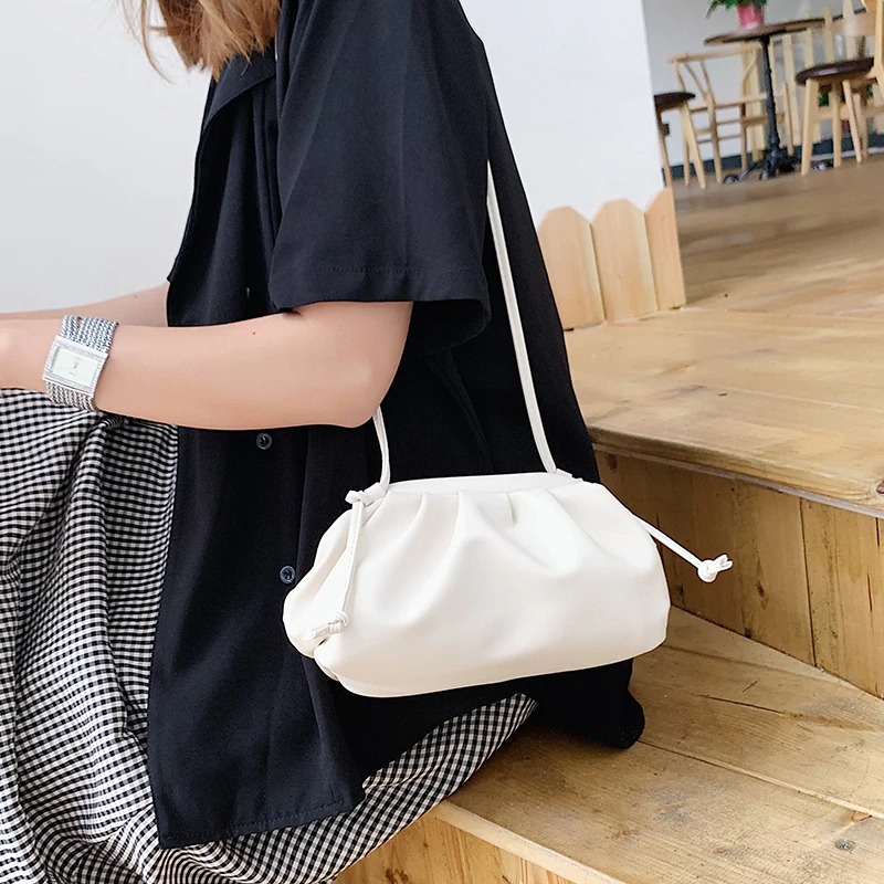 Women’s Simple Dumpling Clutch Bag WB00128 (5)