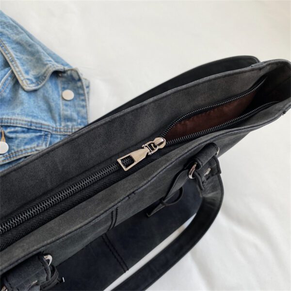 Tote Bag with Zipper Closure